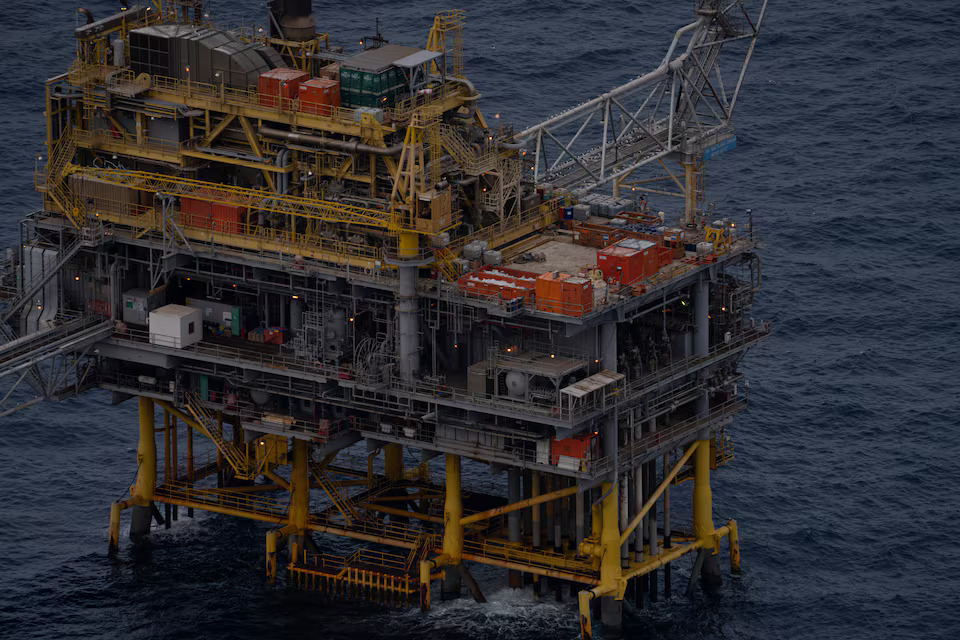 Charity: Over 30 Sea Migrants Stranded on Oil Rig Off Tunisia